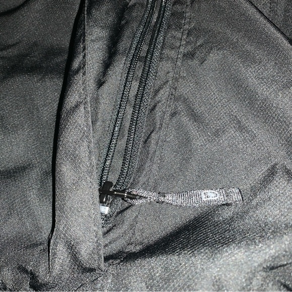Black Jacket L Windbreaker Hooded CS Performance Wear - Picture 4 of 8